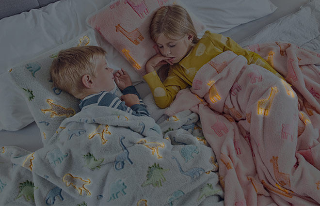 Детский набор из покрывала и подушки Dormeo Warm Hug 2022